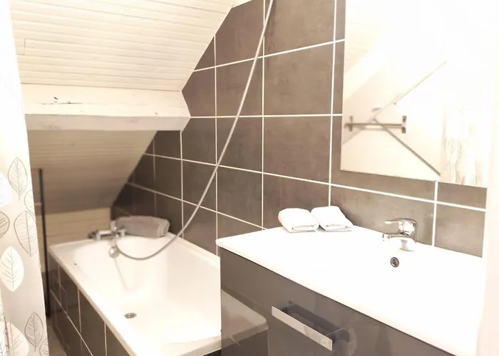 Cosy Acacia T2 - Centre - Place Du Forail - Parking Gratuit Dans La Rue Apartamento